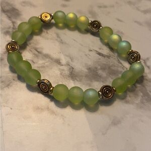 Elegant Green Beaded Bracelet